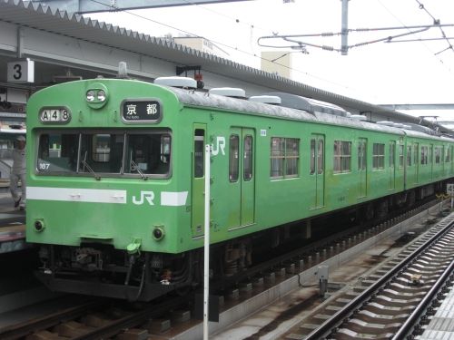 【JR西日本】 2011.10月 「103系 クハ103-167 “大和路線 ウグイス色車”  :奈良駅」 