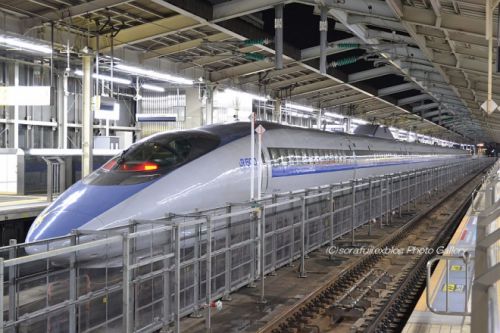 500系 夜の新大阪駅20番線