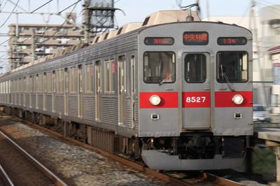東急・田園都市線8500系～昭和な銀色電車はコルゲート！