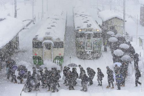 寒波襲来　只見線　　　その１１　　　　　通学列車