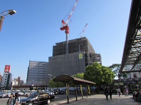 変わりゆく景観のヒトコマ、広島駅前。　【2015年5月　広島県広島市】