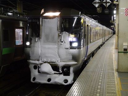 3月3日ダイヤ改正前夜！「スーパーカムイ」で使用した785系・789系1000番台の札幌への回送列車