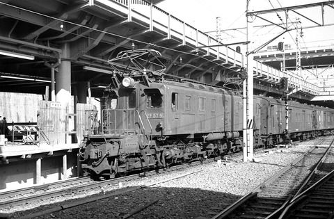 ７０年代初期の上野駅（24）