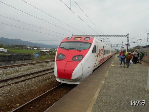 台鉄関山駅(台東県関山鎮) ―SLの置き土産残る駅ホーム