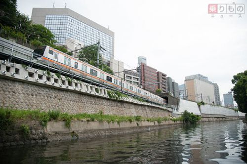 丸ノ内線を真下から！　神田川下流域、船から眺めた鉄道の風景とは（写真74枚）