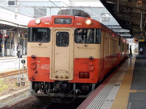 津山線 B'z増結列車