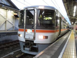 ホームライナラー浜松3号（絵柄ヘッドマーク）→977Mで豊橋駅｜311系の新快速で名古屋へ