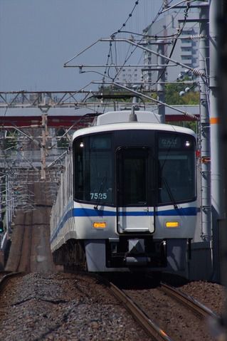 【泉北高速鉄道】発車メロディーを全駅に導入。作曲は向谷実氏。