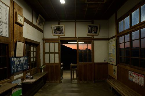 のたりと春 その15 美作滝尾駅② 朝日踊る