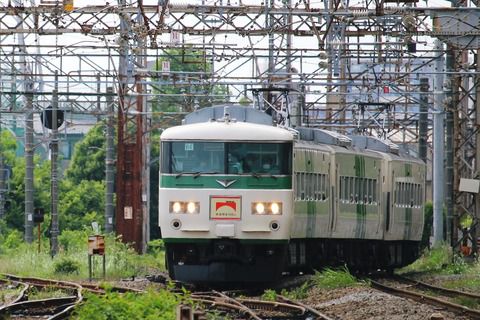 浜川崎界隈263-1（185系鉄道開業150年記念号貨物線ツアー）