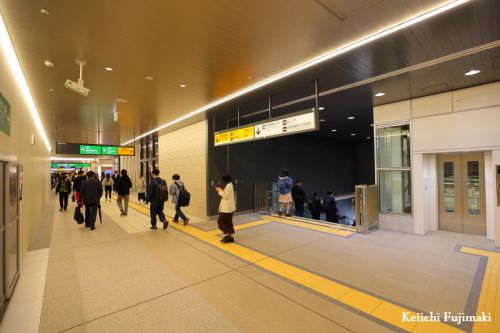 新潟駅構内通路も変わりました。