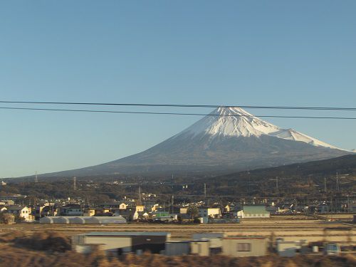 東海道新幹線から望む、富士山。　【2022年02月　静岡県富士市】