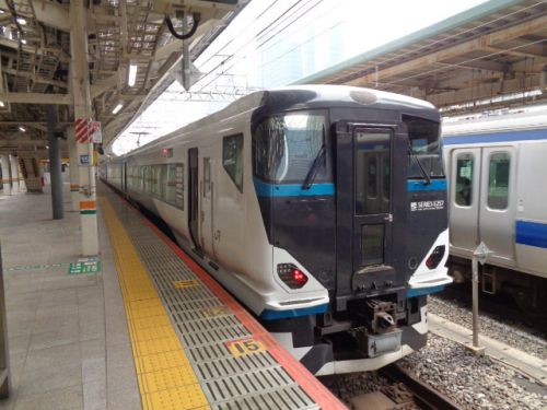 特急、無駄な新幹線、悪魔の厠無しのロングシート編成で行く 東京→浜松