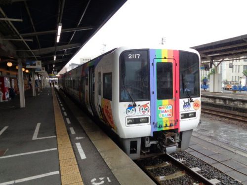 「バースデイきっぷ」で乗る宇和海の指定席と、しおかぜのグリーン車+四国鉄道文化館