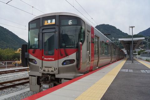 2021年度の都市鉄道混雑率調査結果を公表。「日暮里・舎人ライナー」「西鉄貝塚線」「JR武蔵野線」が混雑率上位に
