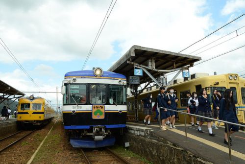 学生の足、川跡で3方接続（一畑電車2102編成引退へ）