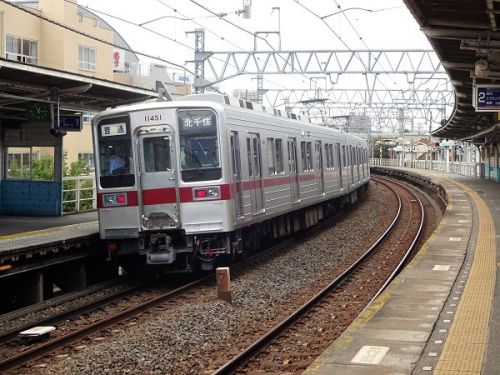 小菅の複々線を走る様々な列車達 東武の車両編 13 10030系　4R車 50番台