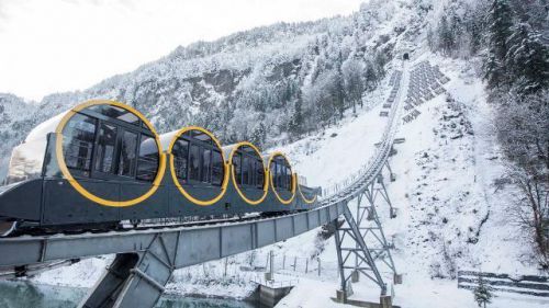 傾斜世界最大のケーブル鉄道が登場　スイス　アルプス 	