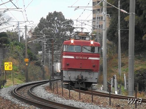 JR鹿児島本線・教育大前駅横のグネグネカーブで列車を激写！