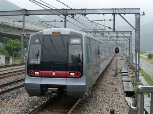 日本のお株奪った香港｢鉄道力｣は何が凄いか。定時運行率99.9％､地下全駅ホームドア設置