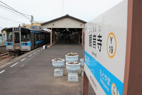 予讃線・松山行きは、伊予西条駅に