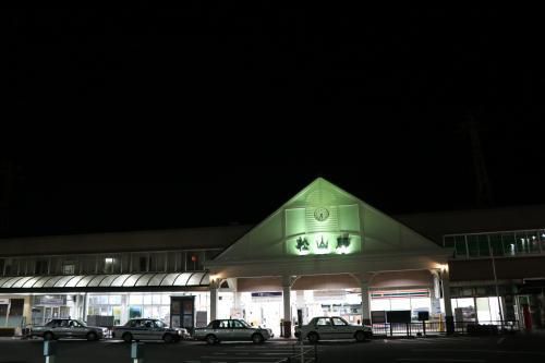 夜が明けぬ松山駅から、二日目がスタート