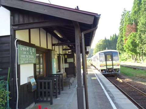 〔2016/8/8-10　三江線・木次線の旅　その13〕木次線の出雲八代駅舎を訪問