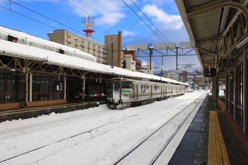 小樽駅にて、735系電車A-101編成さん。