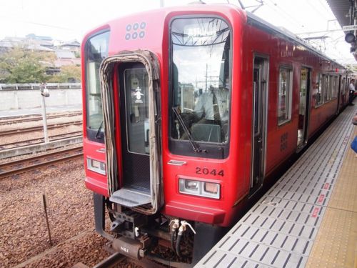 南海2000系2044編成「真田赤備え列車」
