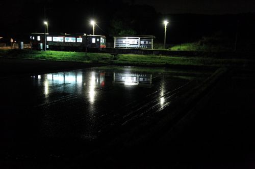 夜の笹原田駅
