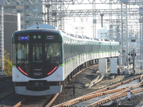 京阪本線　１３０００系　13021F