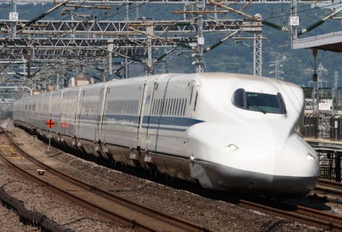 ＪＲ西日本、新幹線３００キロ体感　トンネル内で座らせ研修