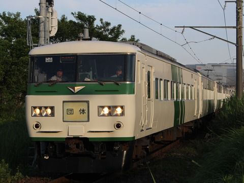 新鶴見界隈720-2（団体列車, ホリデー快速鎌倉8523M 185系）