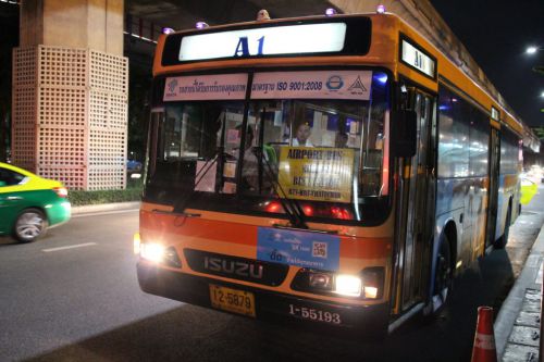 バンコク・ドンムアン国際空港からバンコ市内へエアポートバスと地下鉄MRTで移動