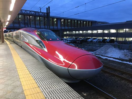 秋田駅の発車メロディー「明日はきっといい日になる」