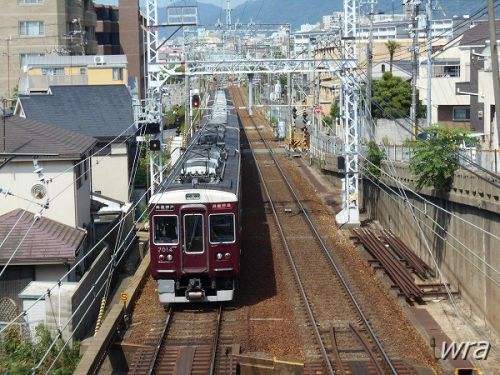 灼熱の阪急御影でマルーン電車を激写!