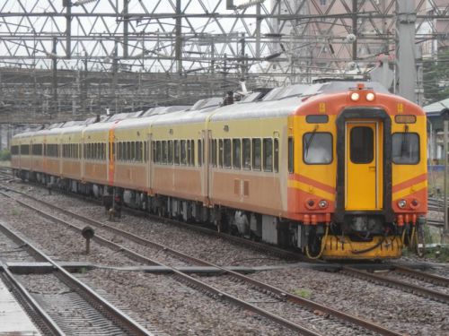 日本企業「台湾鉄道の電車520両？忙しいから作るの無理」　韓国企業に譲り渡す