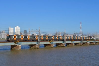 新淀川橋梁で阪神を初めて沿線撮り