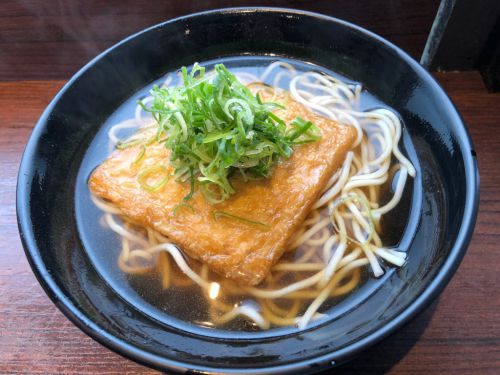JR姫路駅名物 まねきのえきそば 中華麺にと和風スープがコラボ 日清食品のカップ麺で販売