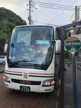 三重交通バス南紀勝浦線勝浦温泉行きは駅からは少し離れた熊野市駅前バス停(特急便用)に11分早着