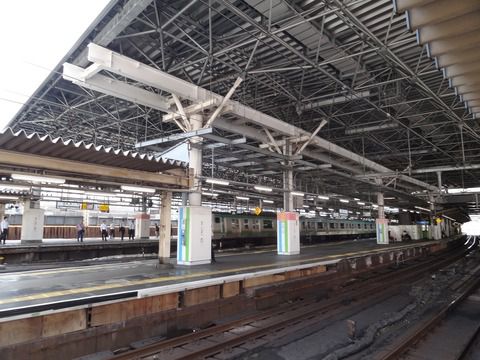 JR新橋駅の大屋根