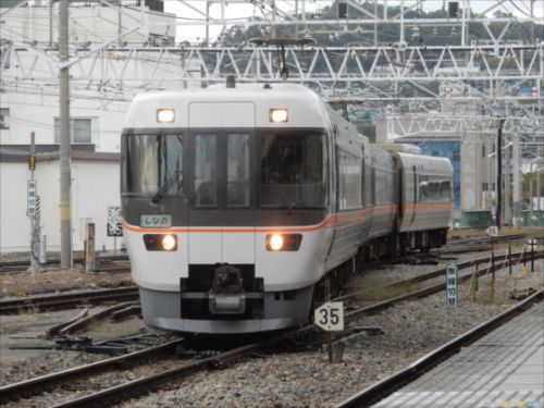大糸線　JR東海３８３系　A101