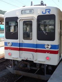 JR西日本105系 3扉車