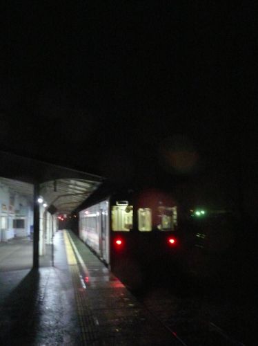 今朝の花咲線始発列車はルパン三世ラッピングトレイン～夜は地球探索鉄道花咲線ラッピングトレイン
