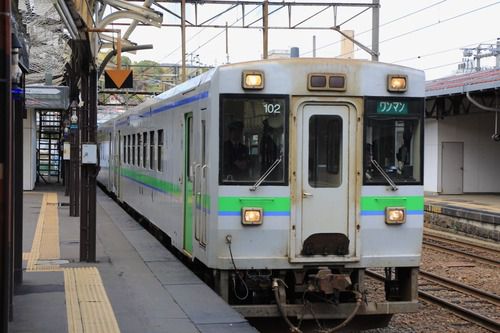 小樽駅に入線するキハ150形気動車