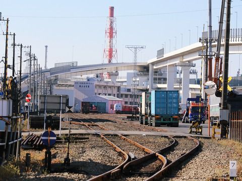 神奈川臨海鉄道36-2（東京メトロ2000系2105F編成甲種 DD601　横浜本牧駅）