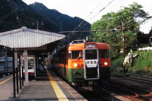 豊橋鉄道モ3100形　駅前大通の夕景　1994-05-06
