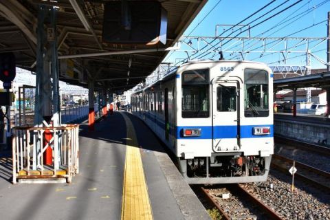 東武小泉線　本中野駅