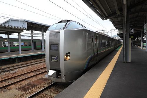 特急・神威が入線します・岩見沢駅