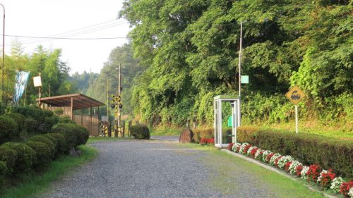 踏切の風景　明知鉄道「第1大井街道踏切」は33‰飯沼駅の横にあります